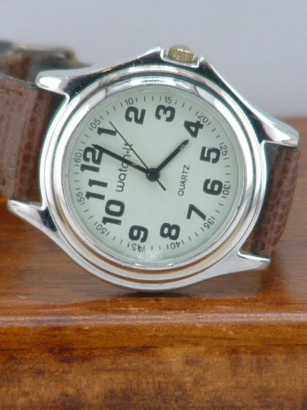 Pre- Owned Men's Vintage Watch It Analog Casual Watch